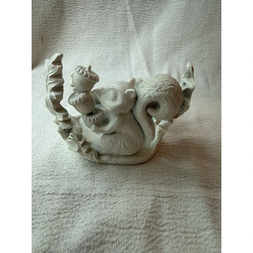 Bath & Body Works Squirrel Holding Acorn Cup Soap Holder White Bathroom 2022